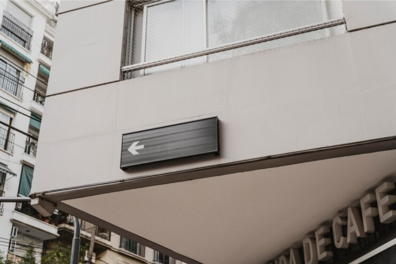 Vantagens da Placa em ACM para sua Empresa
